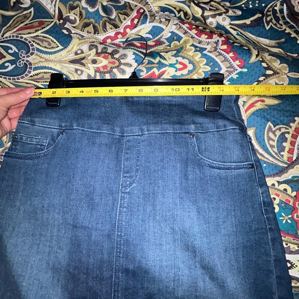 NWOT - Denim Mini Skort in Dark Blue - Versatile Everyday Staple - Picture 4 of 5